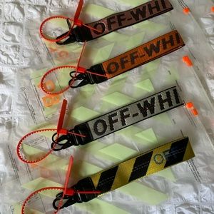 Off white lanyard.